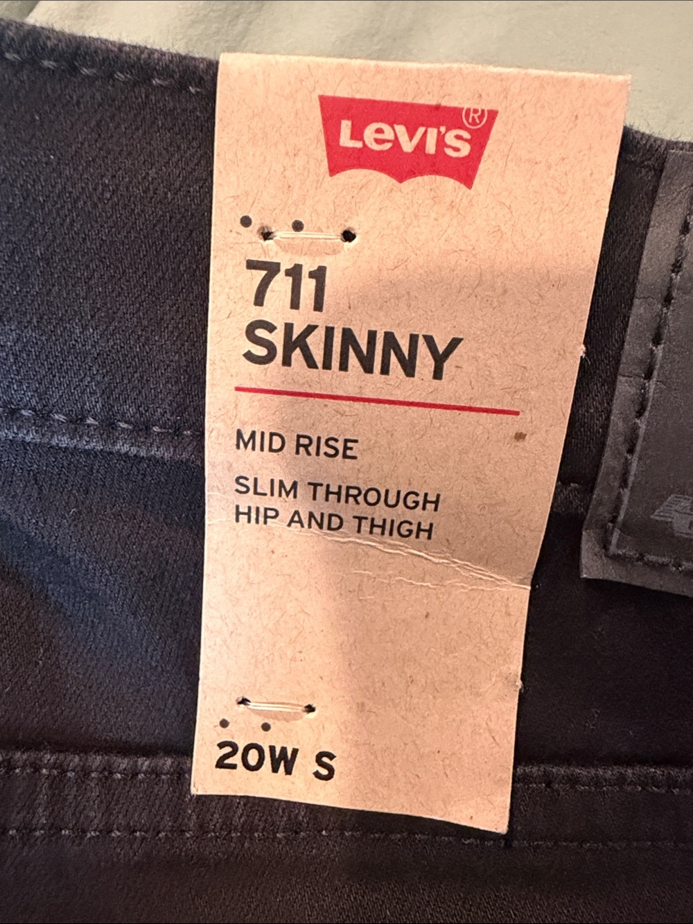 Levi's 711 Skinny Jeans in Black